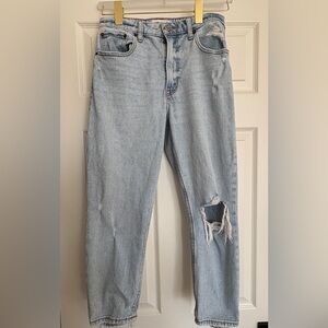 Abercrombie & Fitch “The Mom”